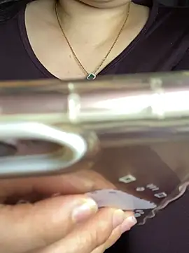 Snapshot of Julibeng chatting on 12/12/24, 05:15 Julibeng online show from 12/12/24, 05:15