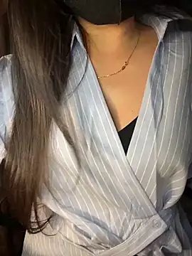 Snapshot of Julibeng chatting on 12/15/25, 12:42 Julibeng online show from 12/15/25, 12:42