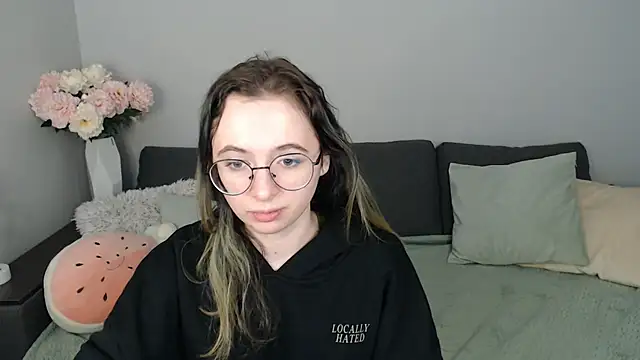 Snapshot of Mini_Diva chatting on 10/29/25, 09:11 Mini Diva online show from 10/29/25, 09:11