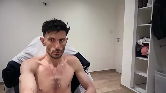 Snapshot of nicolaaaaas chatting on 11/12/25, 06:58 nicolaaaaas online show from 11/12/25, 06:58