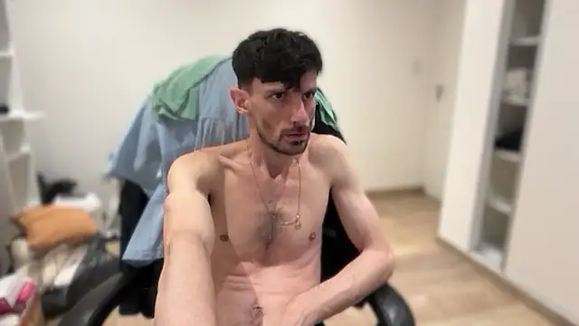 Snapshot of nicolaaaaas chatting on 11/24/25, 07:19 nicolaaaaas online show from 11/24/25, 07:19