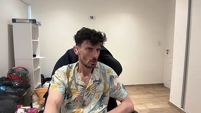 Snapshot of nicolaaaaas chatting on 11/26/25, 12:06 nicolaaaaas online show from 11/26/25, 12:06