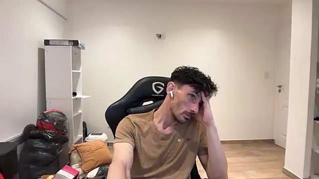 Snapshot of nicolaaaaas chatting on 11/27/25, 10:56 nicolaaaaas online show from 11/27/25, 10:56