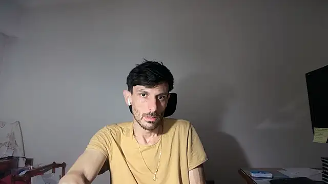 Snapshot of nicolaaaaas chatting on 12/16/25, 06:13 nicolaaaaas online show from 12/16/25, 06:13