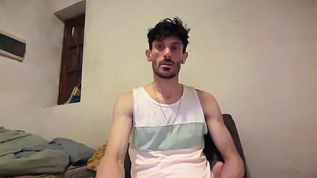 Snapshot of nicolaaaaas chatting on 12/17/25, 08:15 nicolaaaaas online show from 12/17/25, 08:15