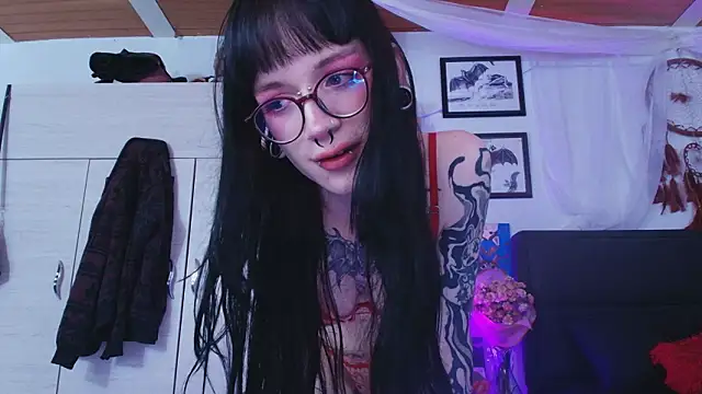 bathory vamps online show from 02/02/26, 02:27