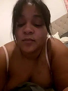 yourfavlightskinn online show from 11/22/25, 10:53