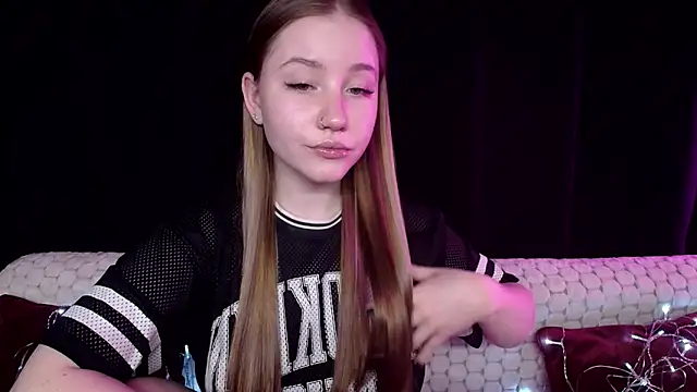 Snapshot of SindiWatsoon chatting on 12/13/24, 05:43 SindiWatsoon online show from 12/13/24, 05:43