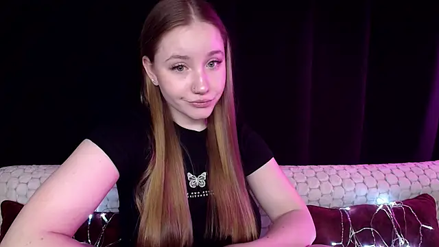 Snapshot of SindiWatsoon chatting on 12/15/24, 01:00 SindiWatsoon online show from 12/15/24, 01:00