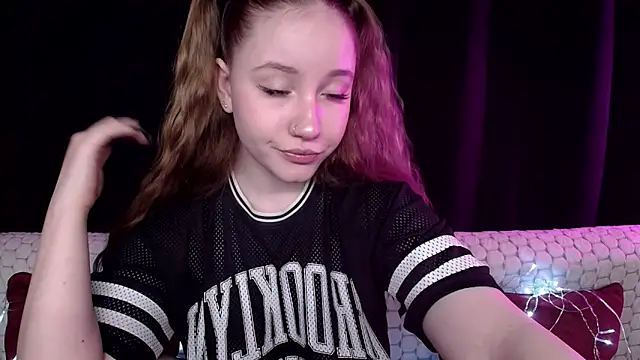 Snapshot of SindiWatsoon chatting on 12/16/24, 12:06 SindiWatsoon online show from 12/16/24, 12:06