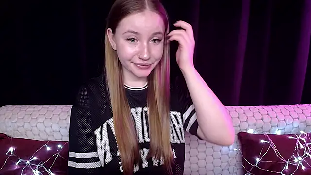 Snapshot of SindiWatsoon chatting on 12/17/24, 05:26 SindiWatsoon online show from 12/17/24, 05:26