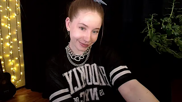 Snapshot of SindiWatsoon chatting on 09/12/25, 11:21 SindiWatsoon online show from 09/12/25, 11:21