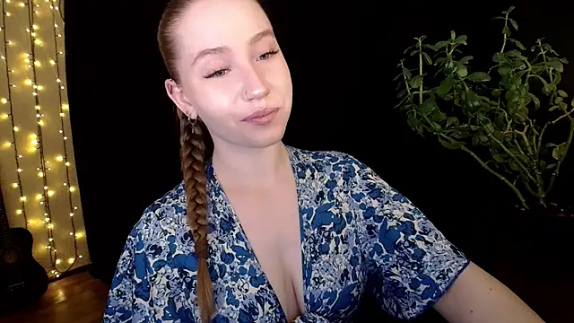 Snapshot of SindiWatsoon chatting on 10/17/25, 01:35 SindiWatsoon online show from 10/17/25, 01:35