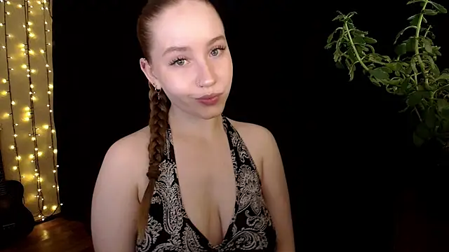 Snapshot of SindiWatsoon chatting on 10/19/25, 11:22 SindiWatsoon online show from 10/19/25, 11:22