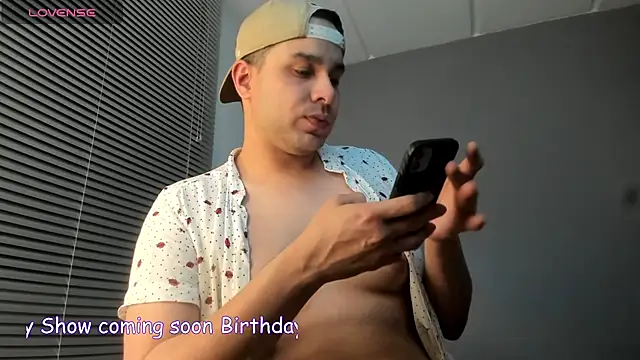 Snapshot of Latin_boy_surprisee chatting on 05/20/26, 12:50 Latin boy surprisee online show from 05/20/26, 12:50