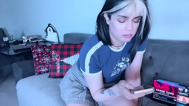 Arab tgirl online show from 06/11/26, 10:52