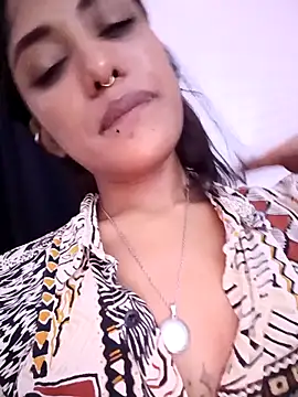 Snapshot of VictoireFeller chatting on 10/07/25, 05:04 VictoireFeller online show from 10/07/25, 05:04