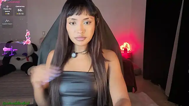 VictoireFeller online show from 03/23/26, 02:04