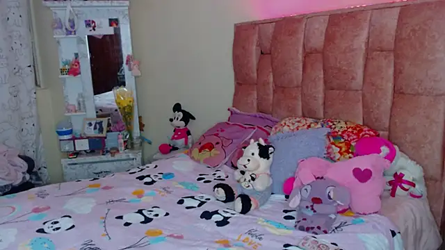 nahia  2 online show from 09/24/25, 08:56