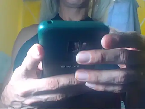 Snapshot of DanielaMuscleTS chatting on 12/26/24, 06:33 DanielaMuscleTS online show from 12/26/24, 06:33