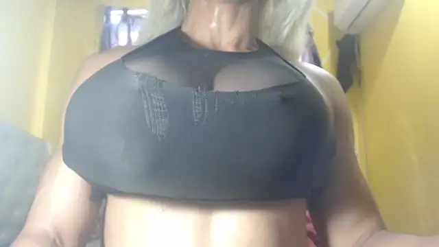 Snapshot of DanielaMuscleTS chatting on 03/14/25, 07:55 DanielaMuscleTS online show from 03/14/25, 07:55