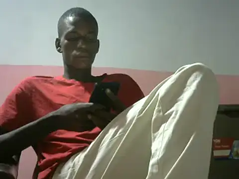 Snapshot of Bigras0011 chatting on 01/08/25, 02:03 Bigras0011 online show from 01/08/25, 02:03