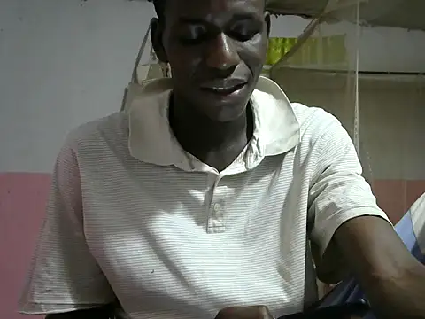 Snapshot of Bigras0011 chatting on 09/29/25, 02:55 Bigras0011 online show from 09/29/25, 02:55