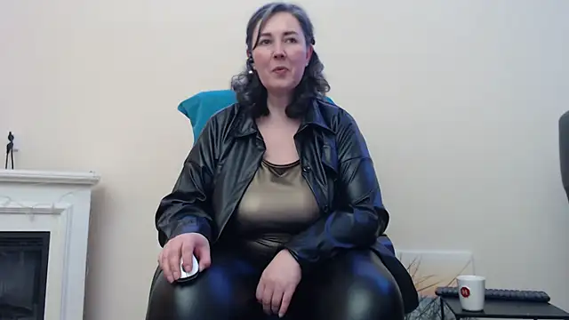 MilfGina online show from 03/04/25, 09:00