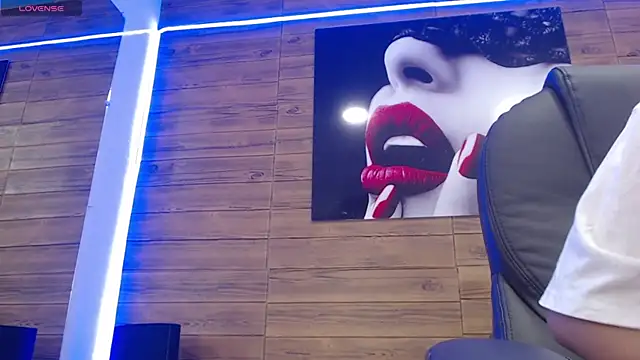 Snapshot of Ashlyeegray chatting on 02/21/25, 04:29 Ashlyeegray online show from 02/21/25, 04:29