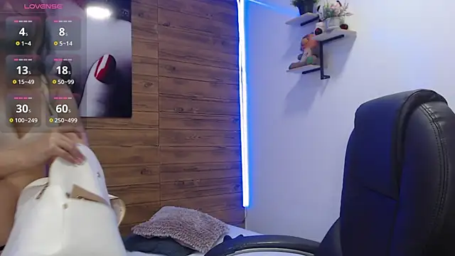 Snapshot of Ashlyeegray chatting on 02/27/25, 10:26 Ashlyeegray online show from 02/27/25, 10:26