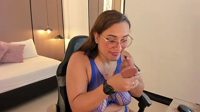 zoe danae  online show from 02/09/26, 01:04