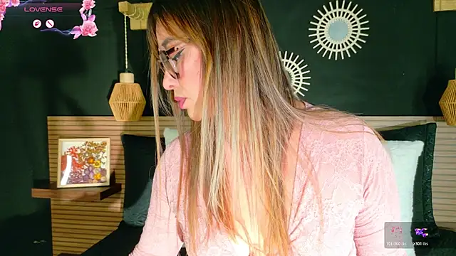 AnnaVictoria   online show from 04/17/26, 10:24