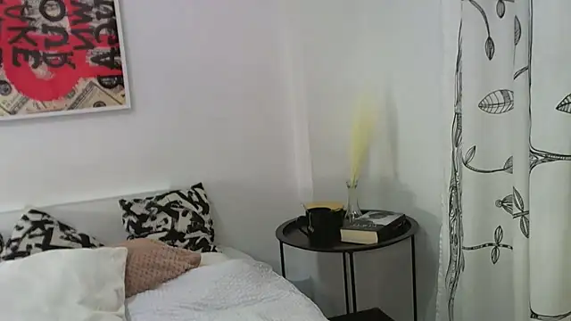 LuanaDess online show from 12/18/24, 09:29