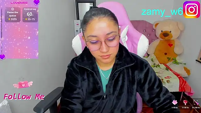 Snapshot of karla_cute01 chatting on 05/17/26, 05:38 karla cute01 online show from 05/17/26, 05:38