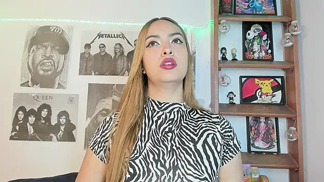 Snapshot of Meowlody chatting on 12/13/25, 11:54 Meowlody online show from 12/13/25, 11:54