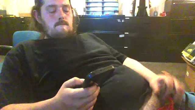 Snapshot of daddysmalldick502 chatting on 05/30/26, 04:26 daddysmalldick502 online show from 05/30/26, 04:26