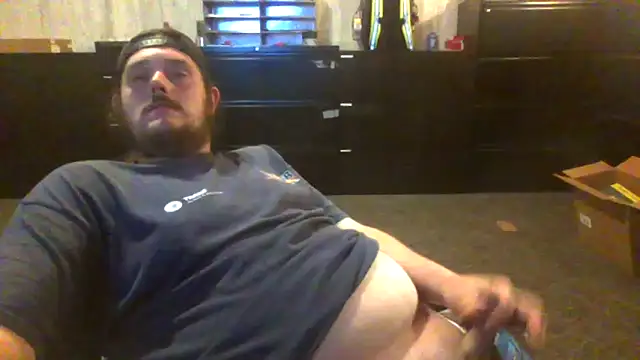 Snapshot of daddysmalldick502 chatting on 06/11/26, 01:31 daddysmalldick502 online show from 06/11/26, 01:31