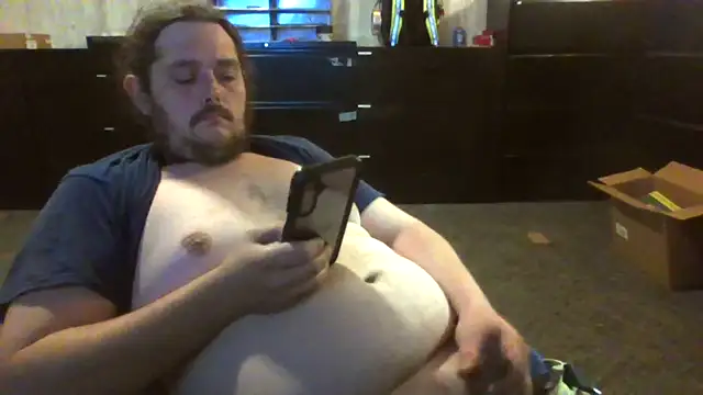 Snapshot of daddysmalldick502 chatting on 06/15/26, 01:24 daddysmalldick502 online show from 06/15/26, 01:24