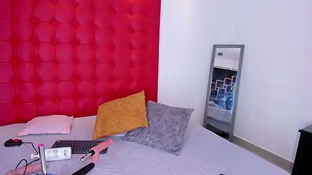 Snapshot of Daliana_Beck chatting on 10/24/25, 08:49 Daliana Beck online show from 10/24/25, 08:49