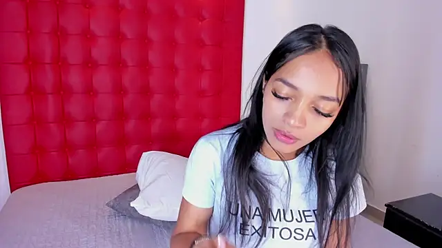 Snapshot of Daliana_Beck chatting on 10/27/25, 08:24 Daliana Beck online show from 10/27/25, 08:24