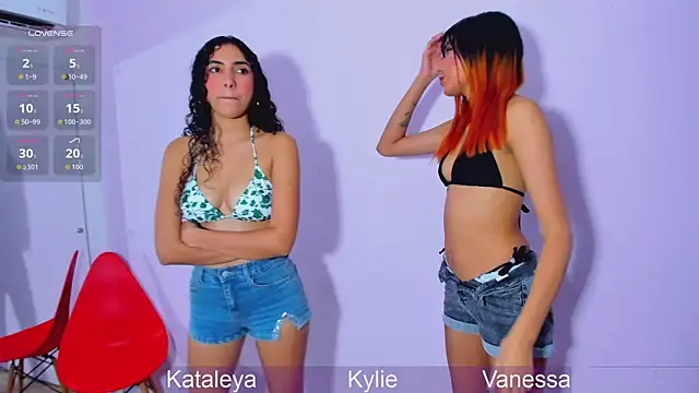 Wetnaughtygirls online show from 10/17/25, 01:31