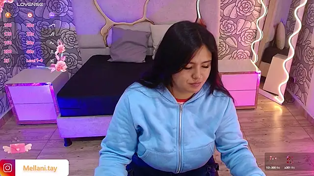 Snapshot of Mellani_tay chatting on 02/07/25, 03:23 Mellani tay online show from 02/07/25, 03:23