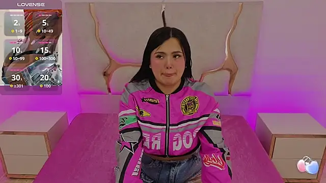 Snapshot of Mellani_tay chatting on 09/24/25, 04:05 Mellani tay online show from 09/24/25, 04:05