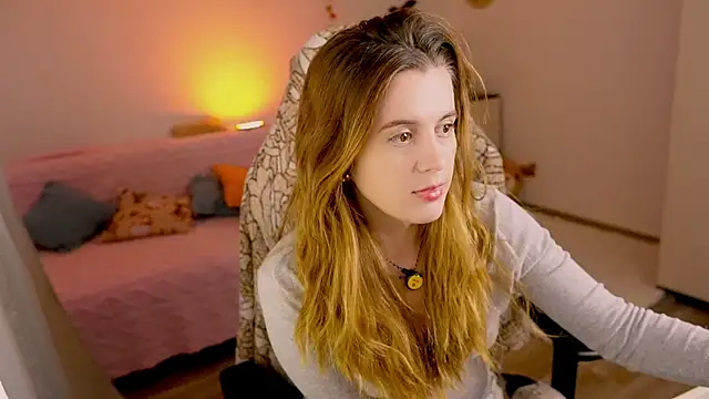 Snapshot of Lisa_sweetheels chatting on 11/06/25, 10:38 Lisa sweetheels online show from 11/06/25, 10:38