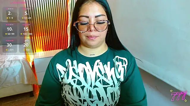 Snapshot of martinna_tay chatting on 07/10/26, 03:22 martinna tay online show from 07/10/26, 03:22