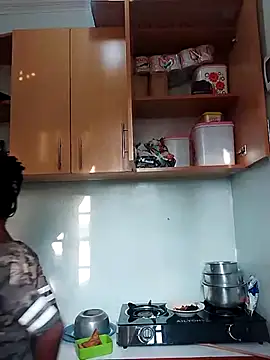 LOVELY-2BERRY online show from 03/18/26, 04:37