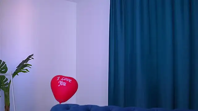 LovingBlondie online show from 02/21/25, 11:33