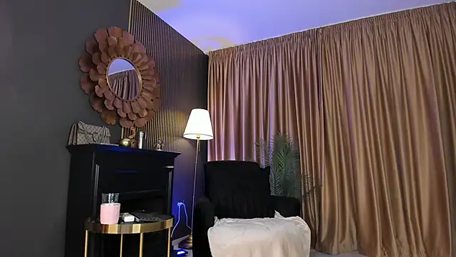 LovingBlondie online show from 06/18/26, 02:56