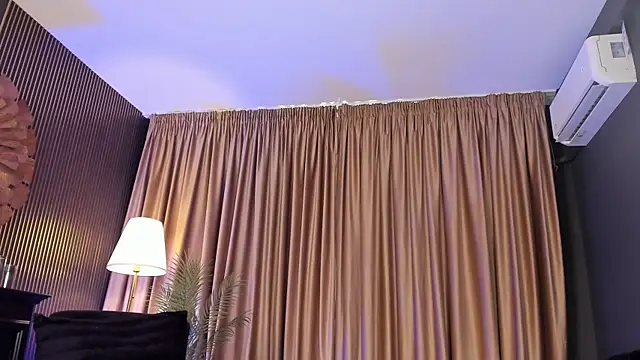 LovingBlondie online show from 06/29/26, 10:15