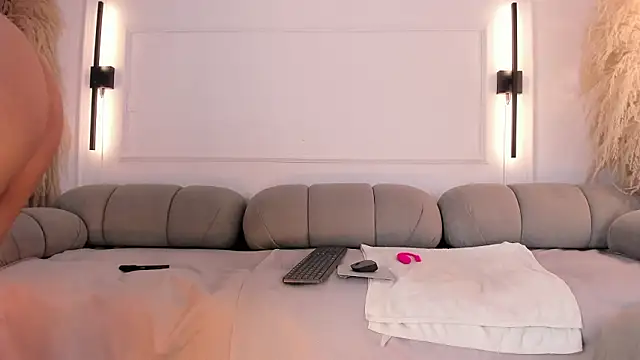 AliceHanz online show from 03/18/26, 12:03